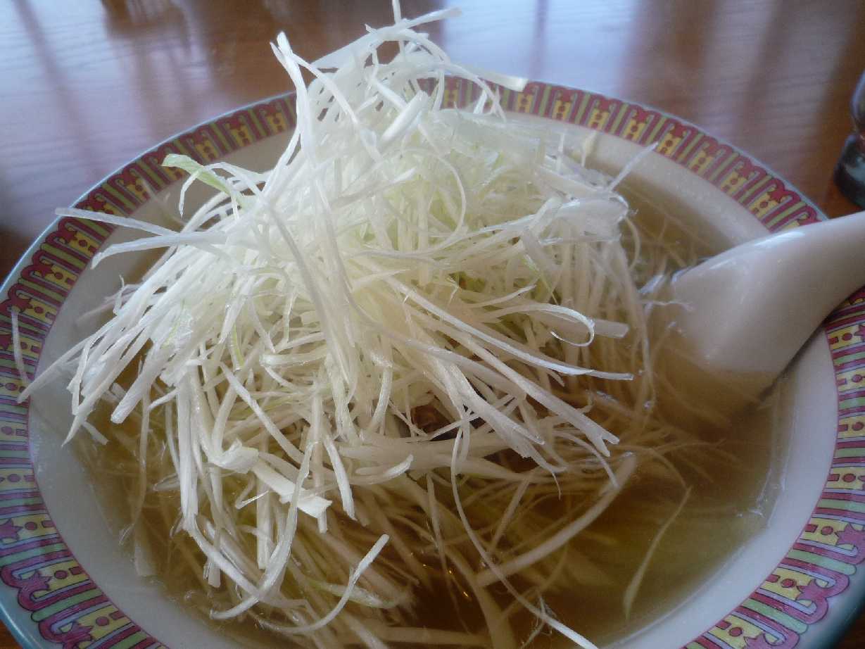 白髪ネギをもっそりとトッピングのツーラーメン えきばしゃ らーめんブログ ヤエちゃんのラーメン食べ歩き